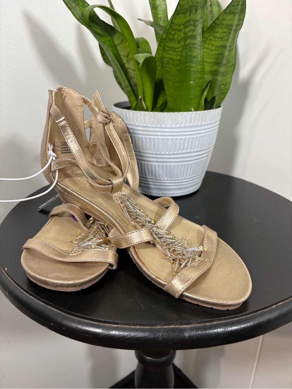 REACTION by Kenneth Cole gold metallic/beaded sandal 6.5